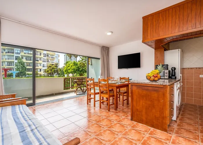 Hostwise - Sunny Flat Near Da Rocha Appartamento Portimão