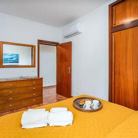 Apartment Hostwise - Sunny Flat Near Da Rocha Portimao