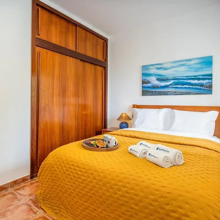 Hostwise - Sunny Flat Near Da Rocha Apartment